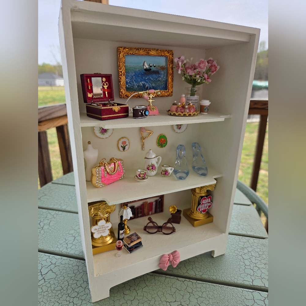 SOLD-Miniature Trinketshelf Display with Accessories